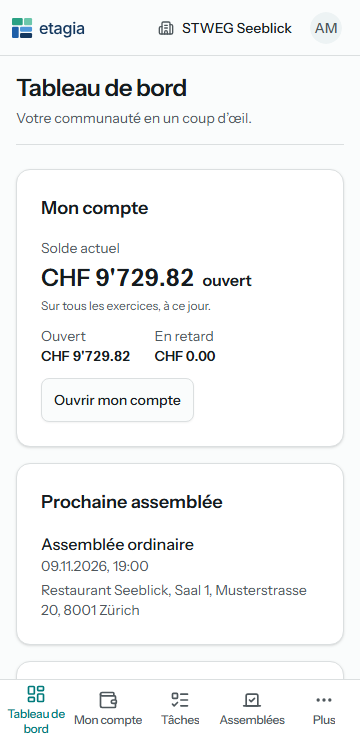 etagia sur un téléphone : le tableau de bord d’une propriétaire avec Mon compte, la prochaine assemblée et la navigation en bas de l’écran